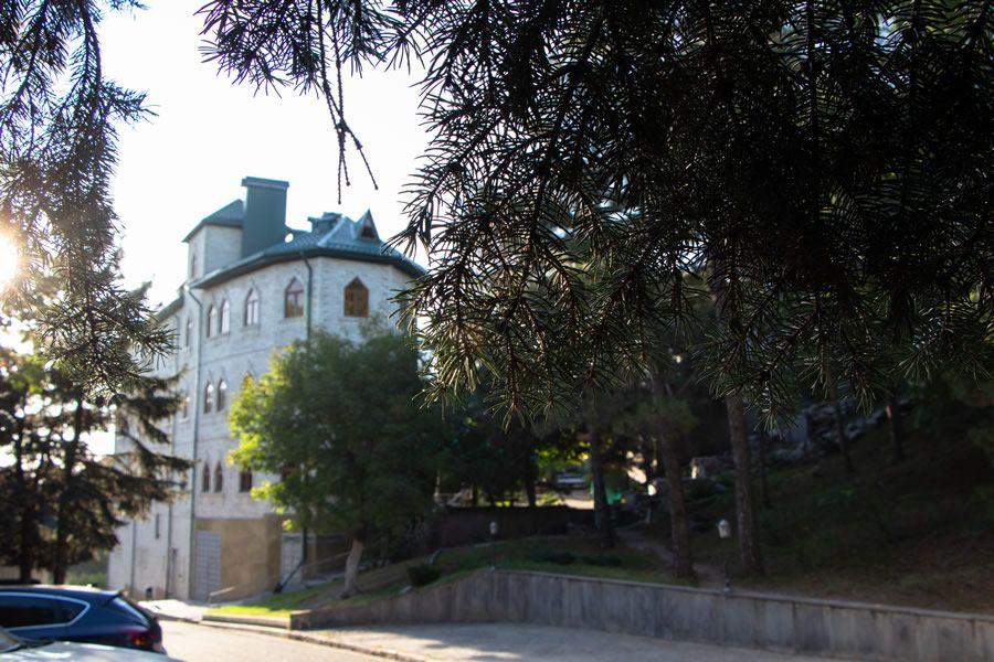 Бульвар гагарина пятигорск фото. Санаторий галерея Палас Пятигорск. Галерея Палас 4* Пятигорск. Бульвар Гагарина 2 Пятигорск. Санатории Пятигорска галерея Палас санаторий 4*.