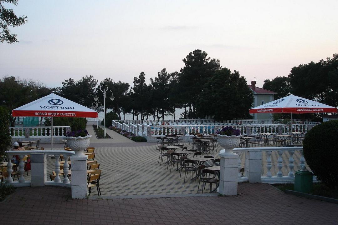 Гостиница кавказ геленджик. Пансионат кавказ геленджик официальный сайт. Бассейн в пансионате кавказ геленджик. Бассейн в пансионате кавказ геленджик. Кавказ геленджик 3*.