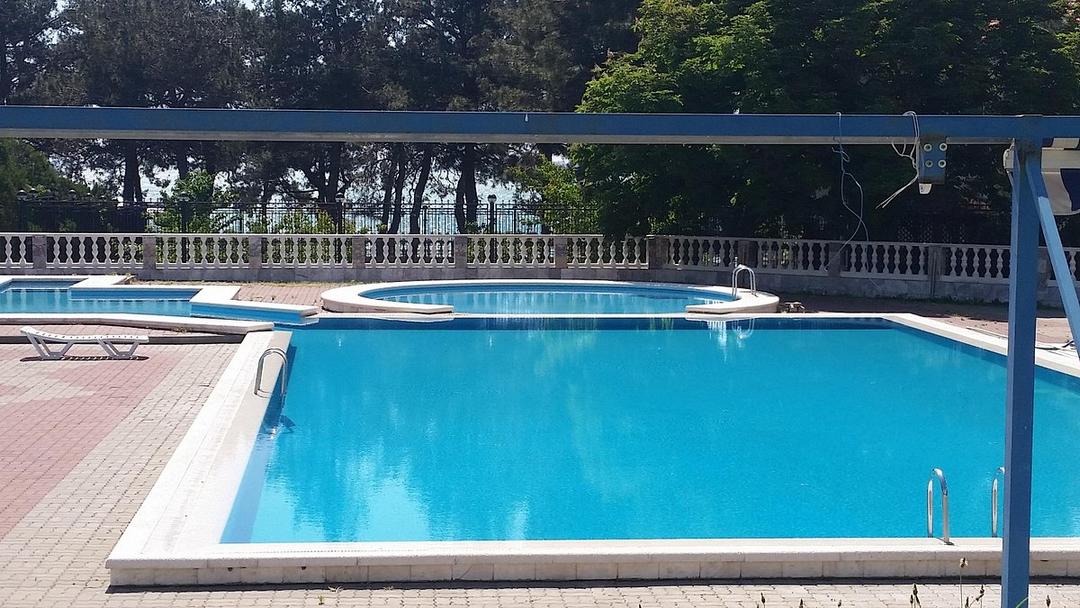 Гостиница кавказ геленджик. Кавказ геленджик 3*. Бассейн в пансионате кавказ геленджик. Пансионат отдыха кавказ. Санаторий кавказ геленджик.